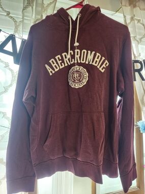 Abercrombie & Fitch Men's Maroon Logo Hoodie Sweatshirt